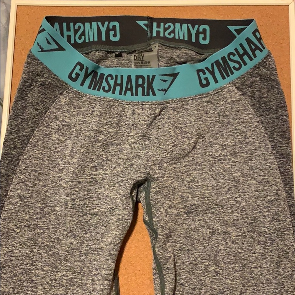 Gym shark woman’s leggings
